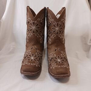 Brown Cowgirl boots size 1.5 Botas Vaquera de niña talle 20.5
